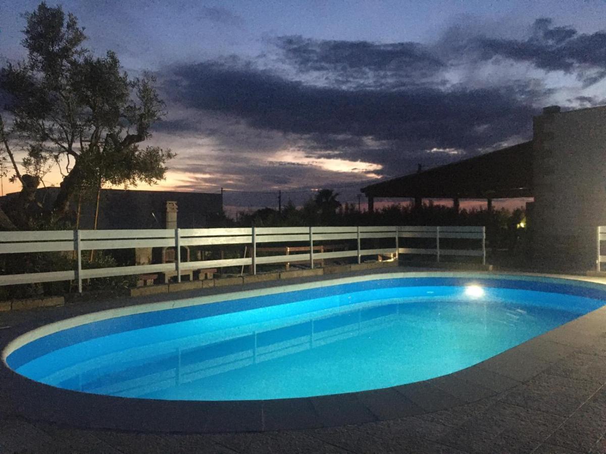 Villetta Mari Con Piscina Esclusiva Nel Salento Capilungo Extérieur photo