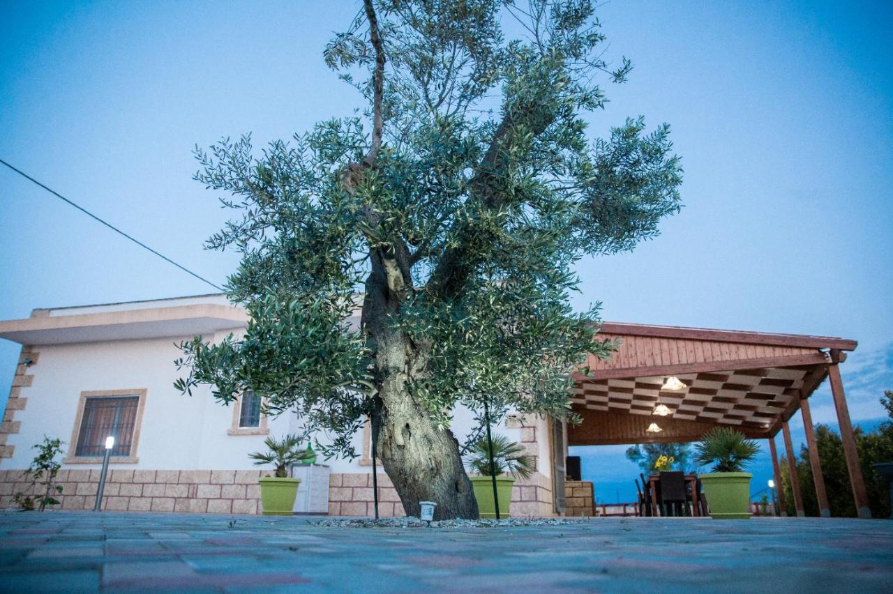Villetta Mari Con Piscina Esclusiva Nel Salento Capilungo Extérieur photo